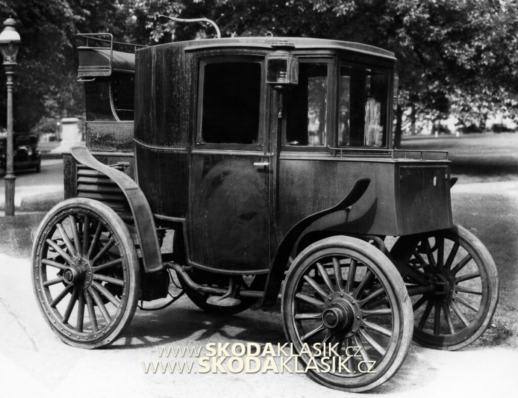 Rok 1899: Elektrický vůz Columbia.